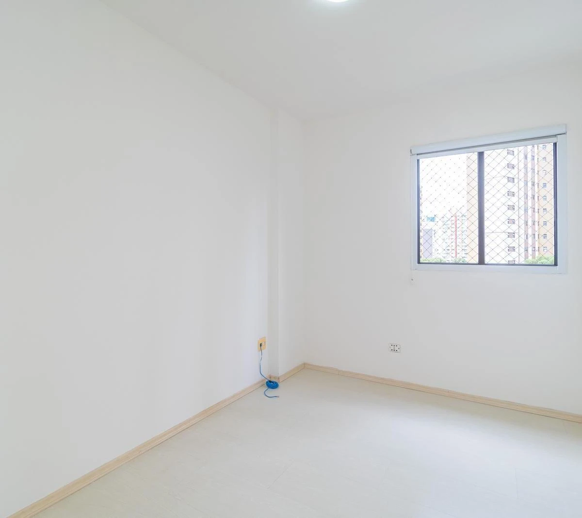 3-bedroom apartment with a grill on the balcony — photo 10