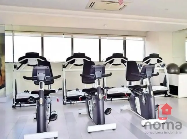 One-bedroom apartment in a building with a gym — photo 9