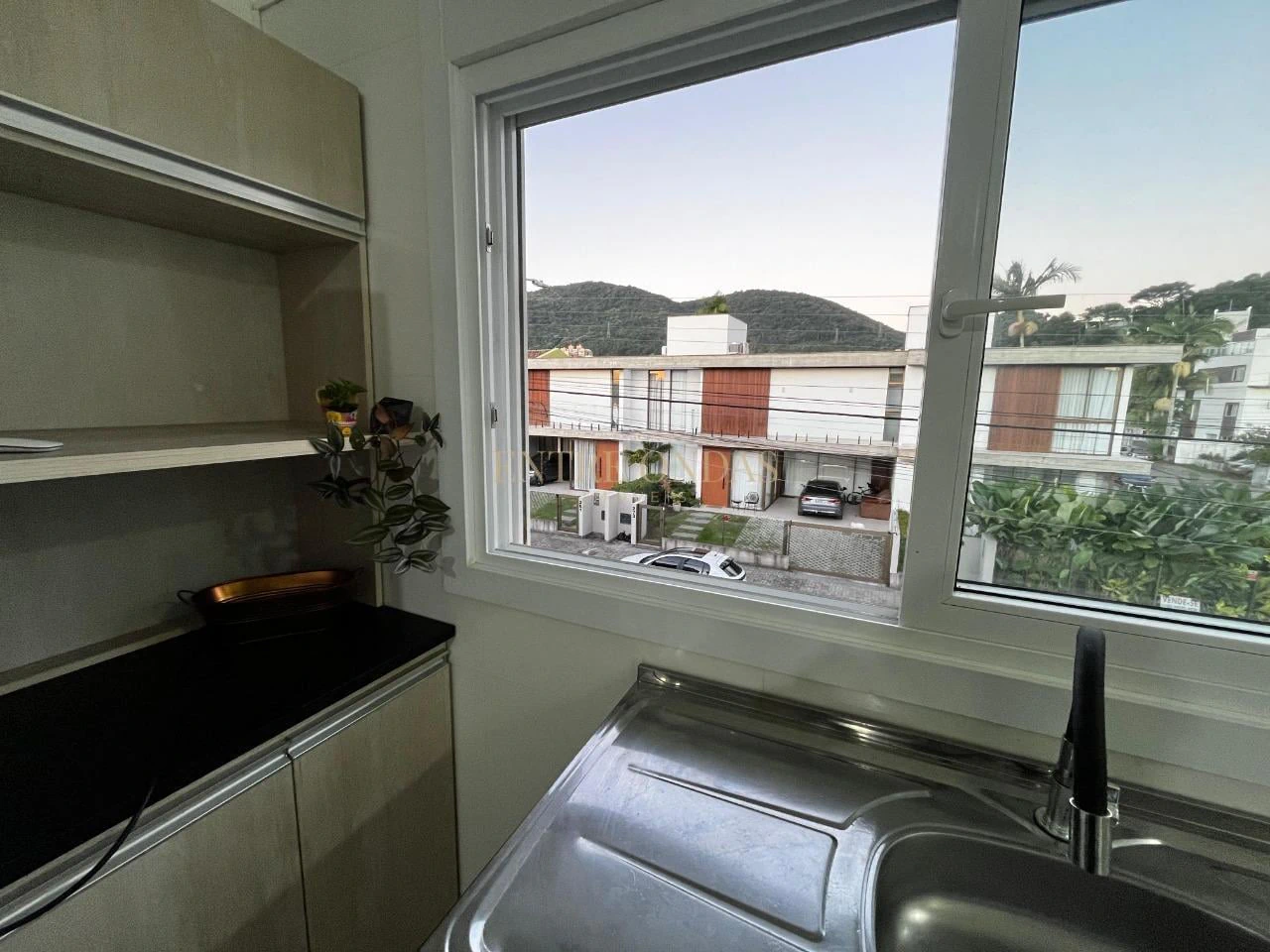 Furnished 2-bedroom apartment with 3 bathrooms — photo 5