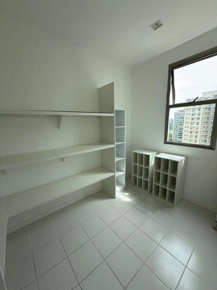 294 m² apartment with 4 suites and an open-plan kitchen — photo 28