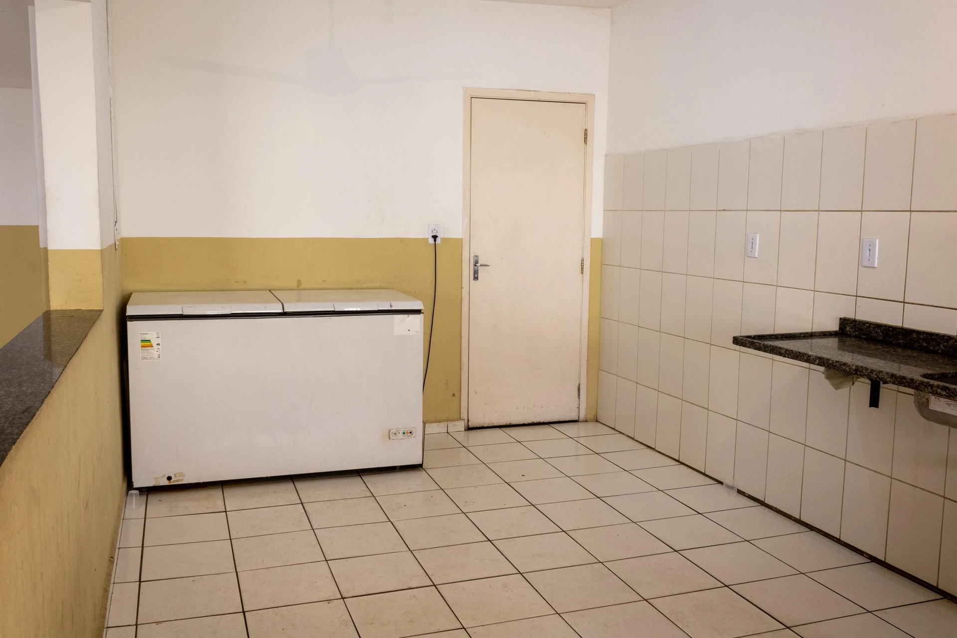 2-bedroom apartment with ceramic tile floors and 1 parking — photo 42