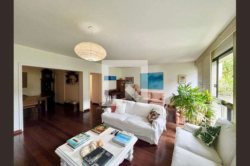 Apartment with 4 bedrooms and an en-suite bathroom — photo 7