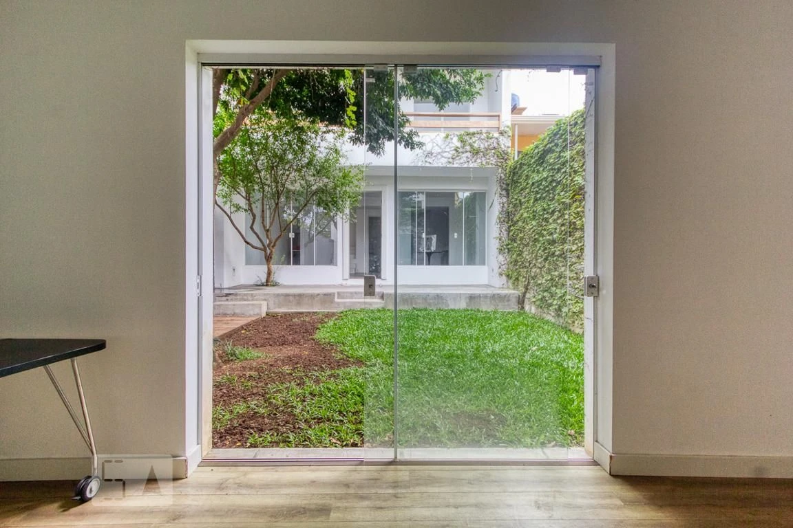 House with 3 bedrooms and 4 bathrooms with a closed kitchen — photo 7