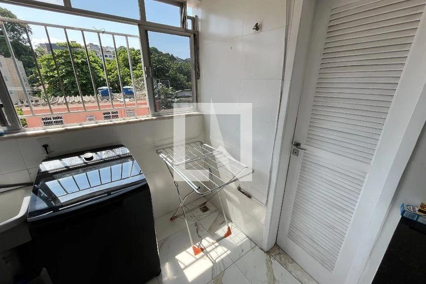 Furnished apartment, 131 m², with a glass-enclosed balcony — photo 12