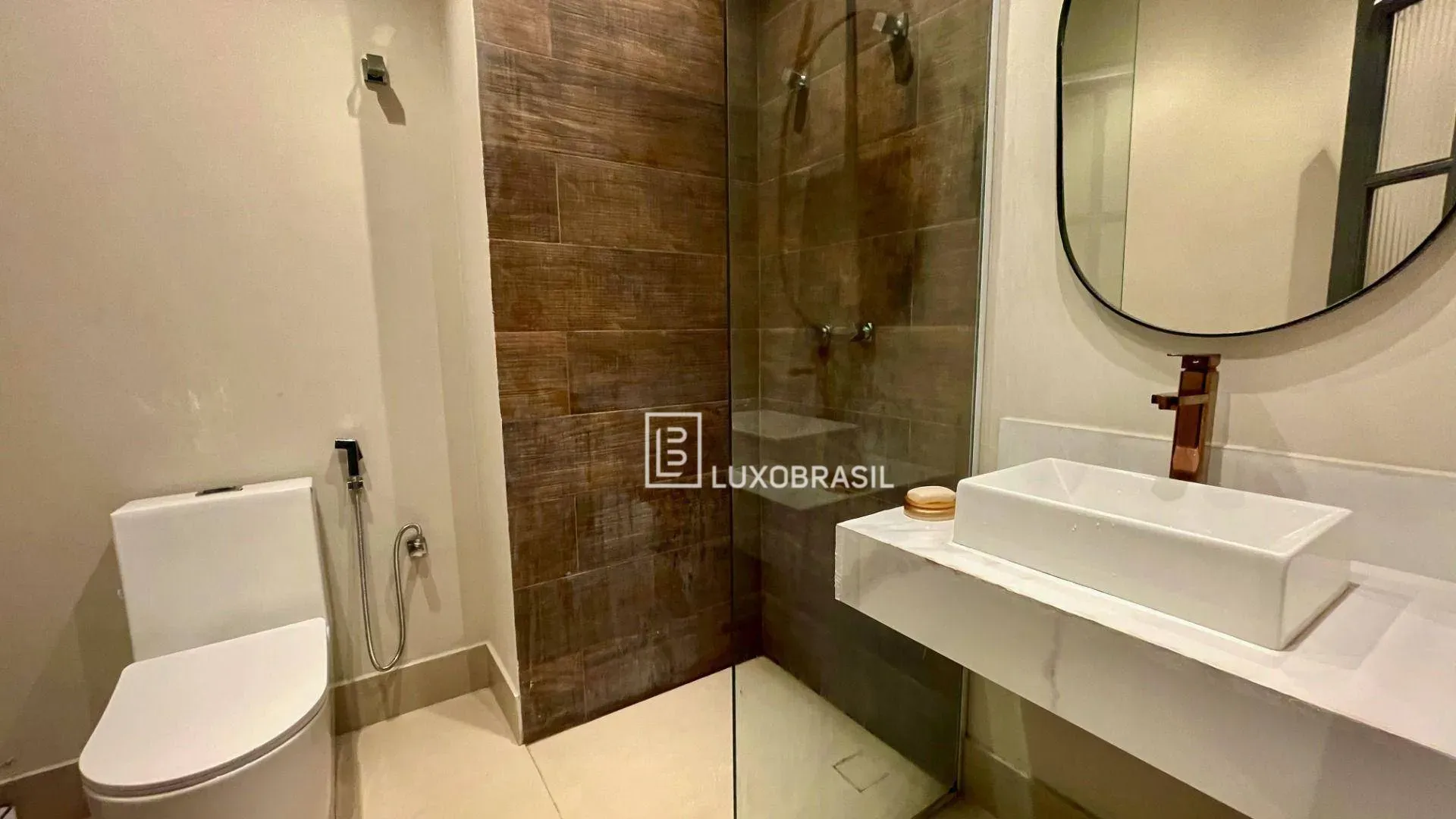 Furnished house with 9 en-suite bedrooms and 12 baths — photo 53