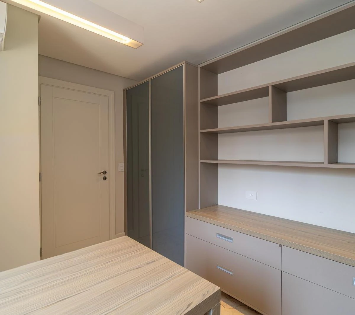 Home office in a 5-bedroom apartment, 441 m² — photo 21