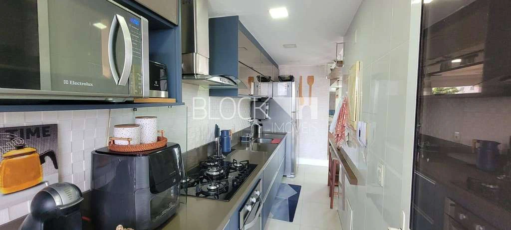 Furnished apartment with 3 bedrooms and 2 en-suites — photo 19