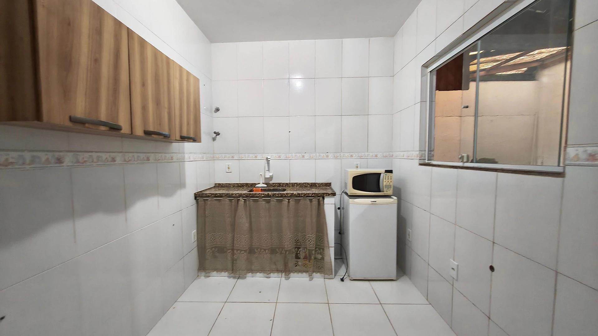 Casa con 4 dormitorios, 3 baños y jardín privado — photo 44