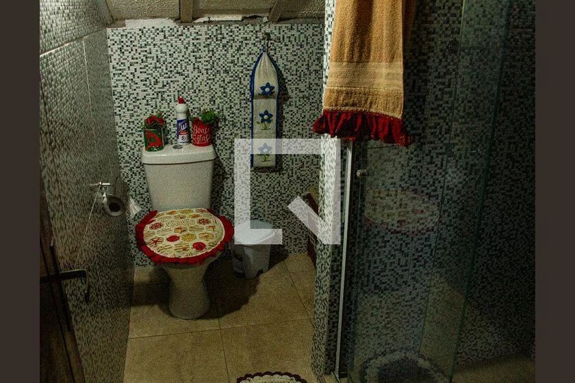 Casa mobiliada com cozinha a gás e 4 quartos