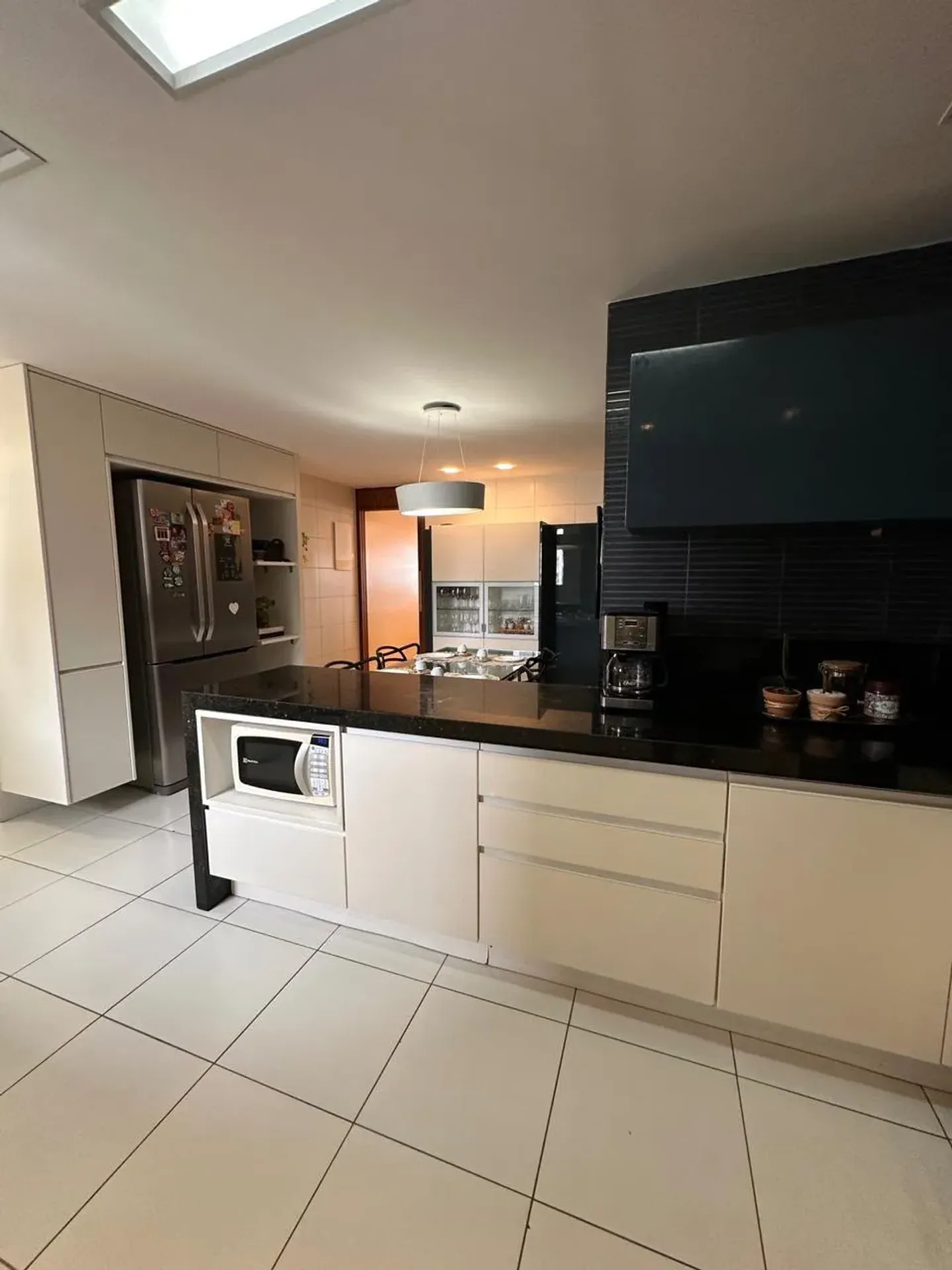 Furnished 180 m² apartment with 3 en-suites and balcony — photo 8