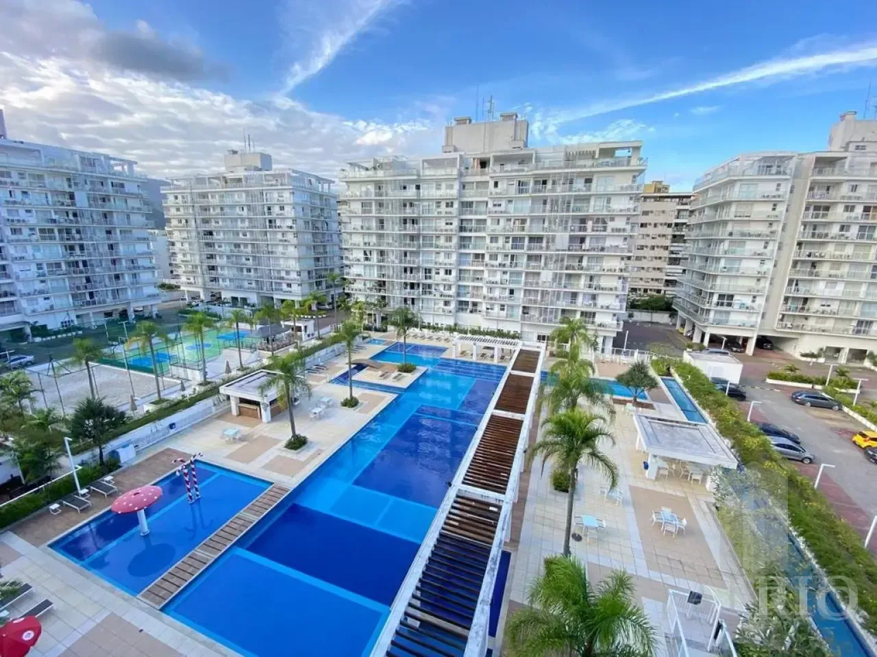 Furnished penthouse with 3 bedrooms and 3 baths — photo 30