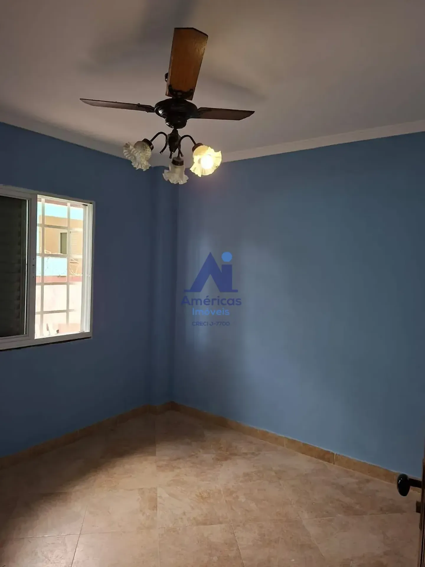 Casa sem mobília com churrasqueira na varanda — photo 24
