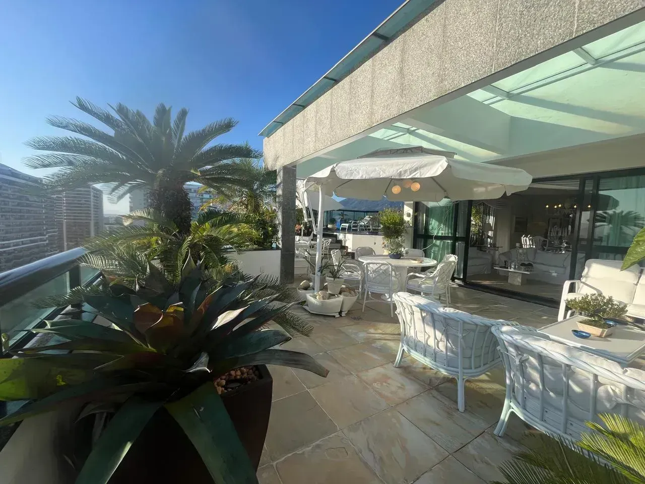 Duplex penthouse with 3 bedrooms and 300 m² — photo 3