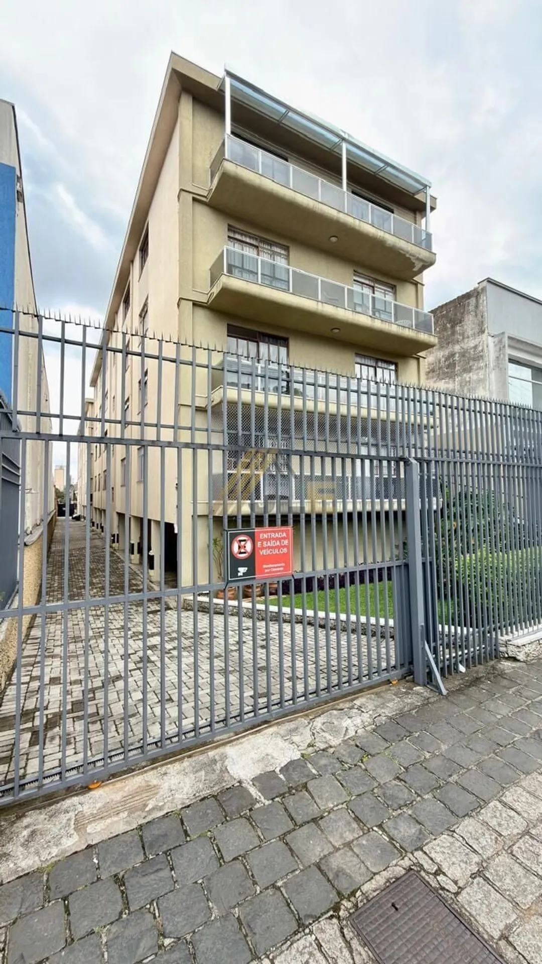 3-bedroom apartment with a home office in Curitiba — photo 11