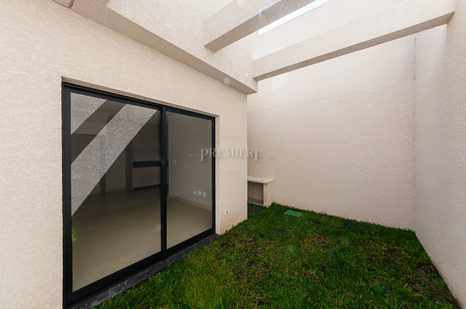 House, 97 m², with a glass-enclosed balcony — photo 22
