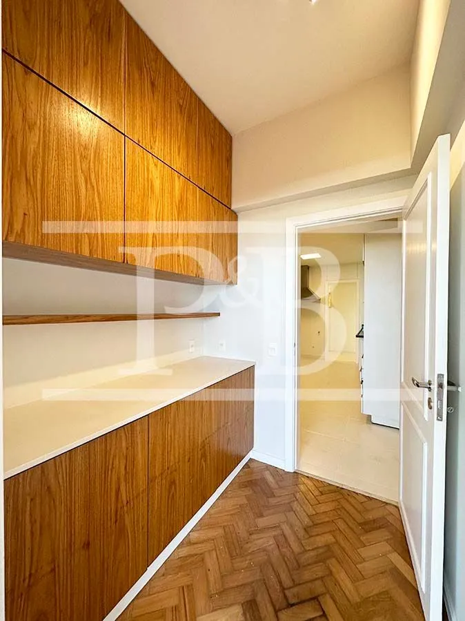 4-bedroom apartment with 270 m² and 4 bathrooms — photo 28