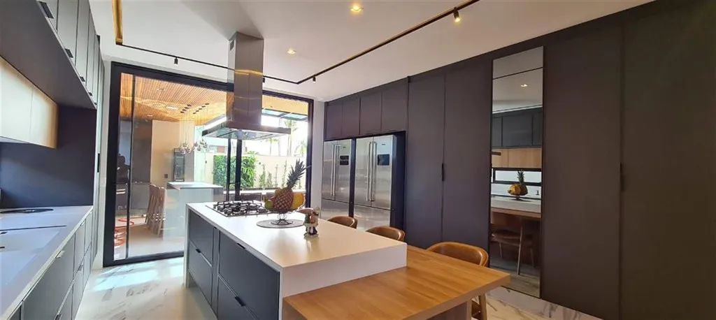 House with 5 en-suite bedrooms and 665 m² garden — photo 5