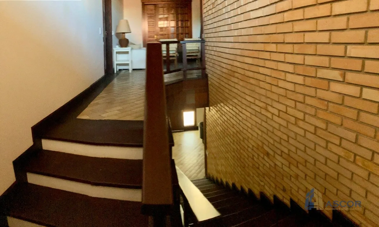 Мебльований будинок: 4 спальні з власними ваннами 600 м² — photo 29