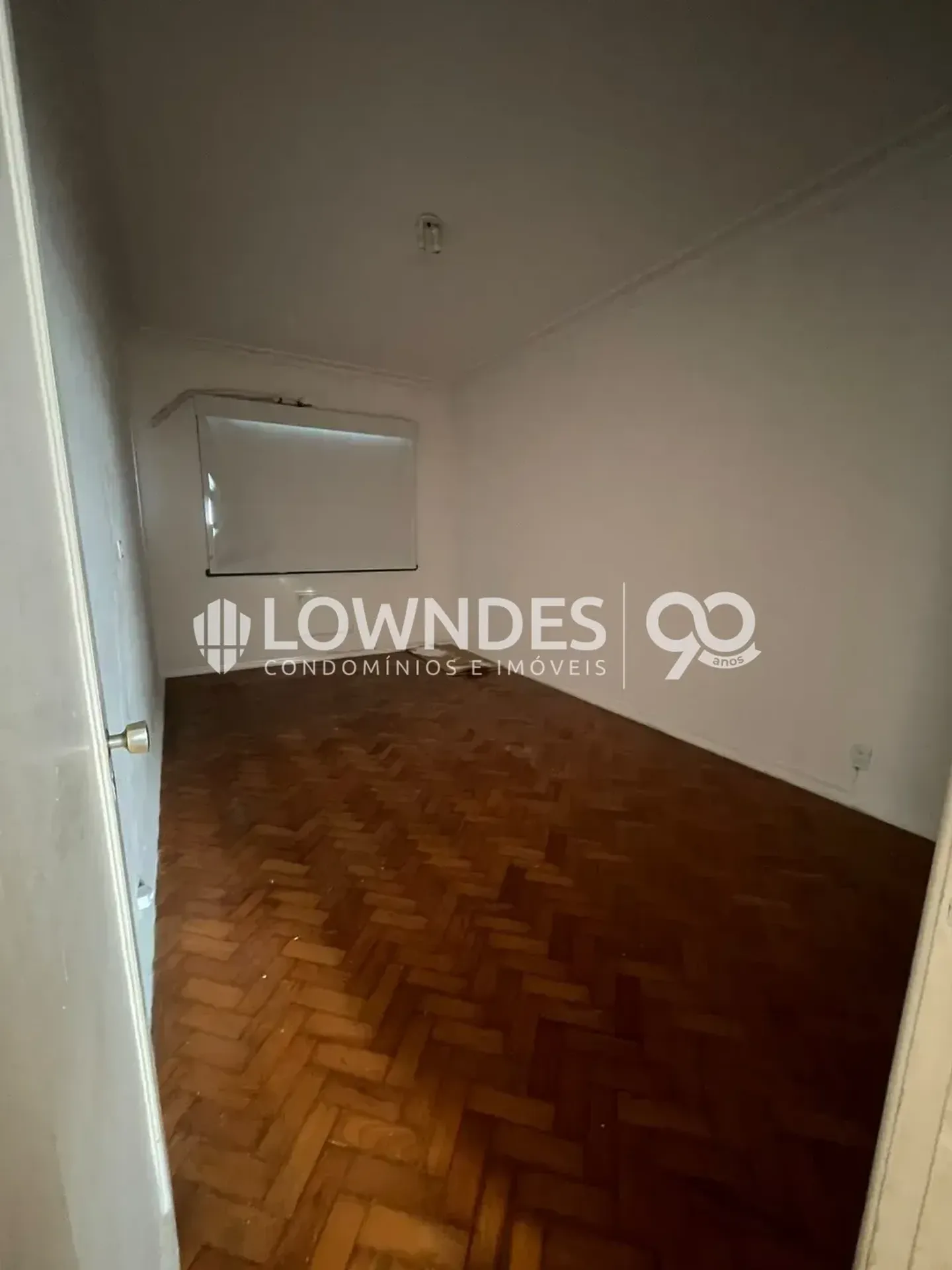 Walk-in closet in a 3-bedroom apartment, 84 m² — photo 3