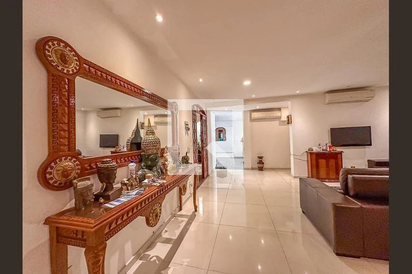 Мебльований будинок з 3 спальнями та 810 м² — photo 17