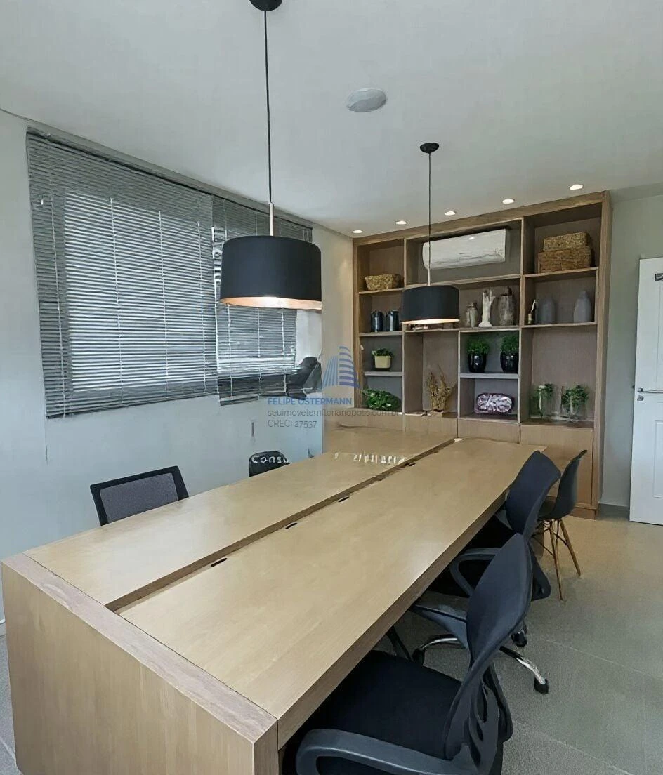 Furnished studio, 38 m², with floor-to-ceiling windows — photo 5