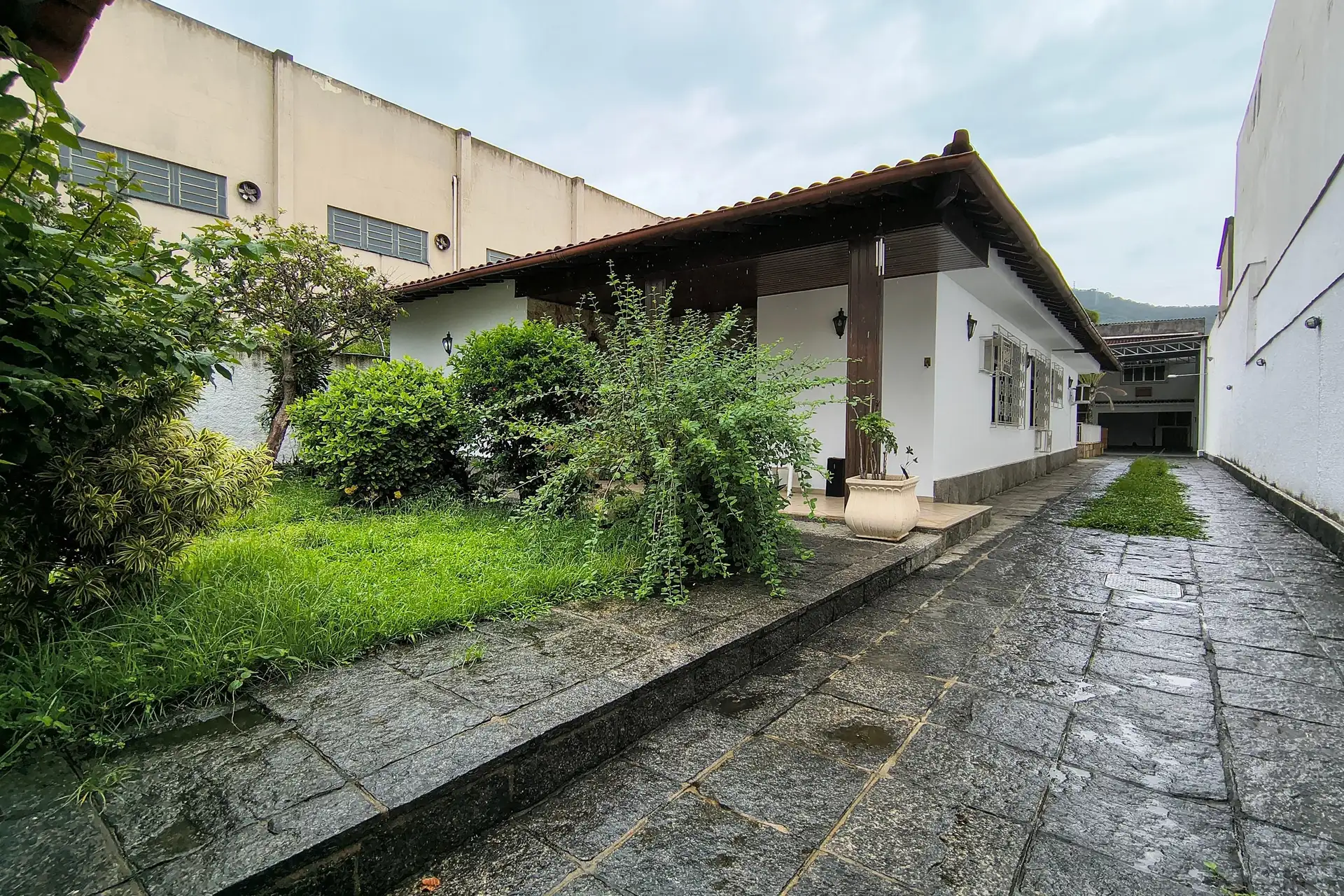 Jacuzzi y 3 dormitorios: casa de 742 m² — photo 90