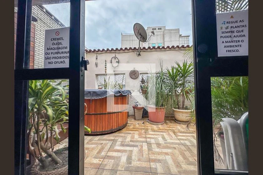 Furnished 75 m² duplex with balcony and built-in grill — photo 3