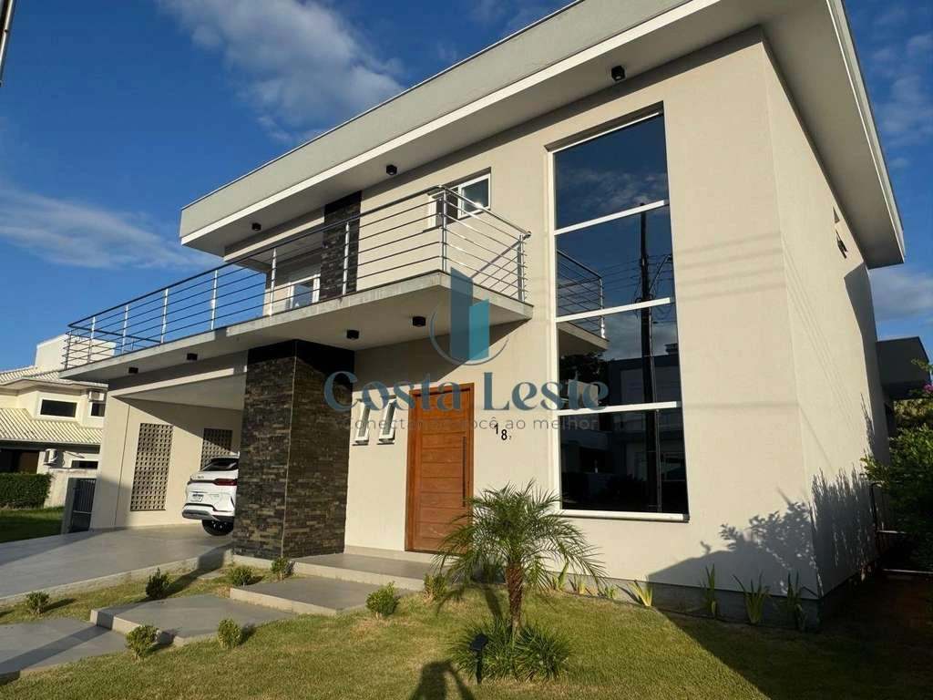 House with 4 en-suite bedrooms and a hooded kitchen — photo 2
