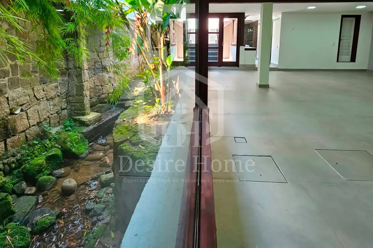 Casa com 4 quartos e 5 banheiros, cozinha a gás — photo 30