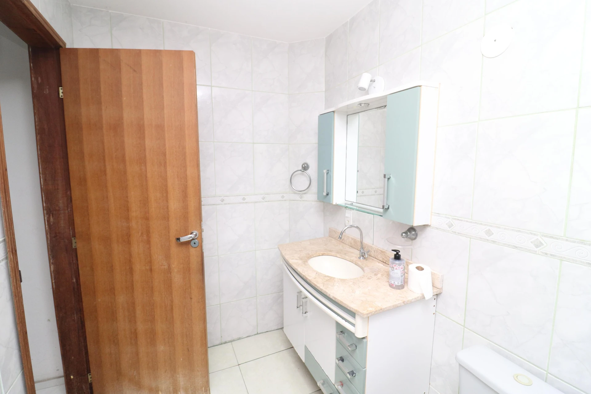 House with 4 suites and 3 parking spaces with private garden — photo 10