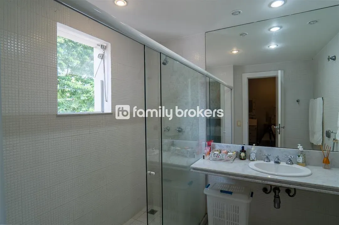 Duplex house with 6 en-suite bedrooms and 9 bathrooms — photo 14