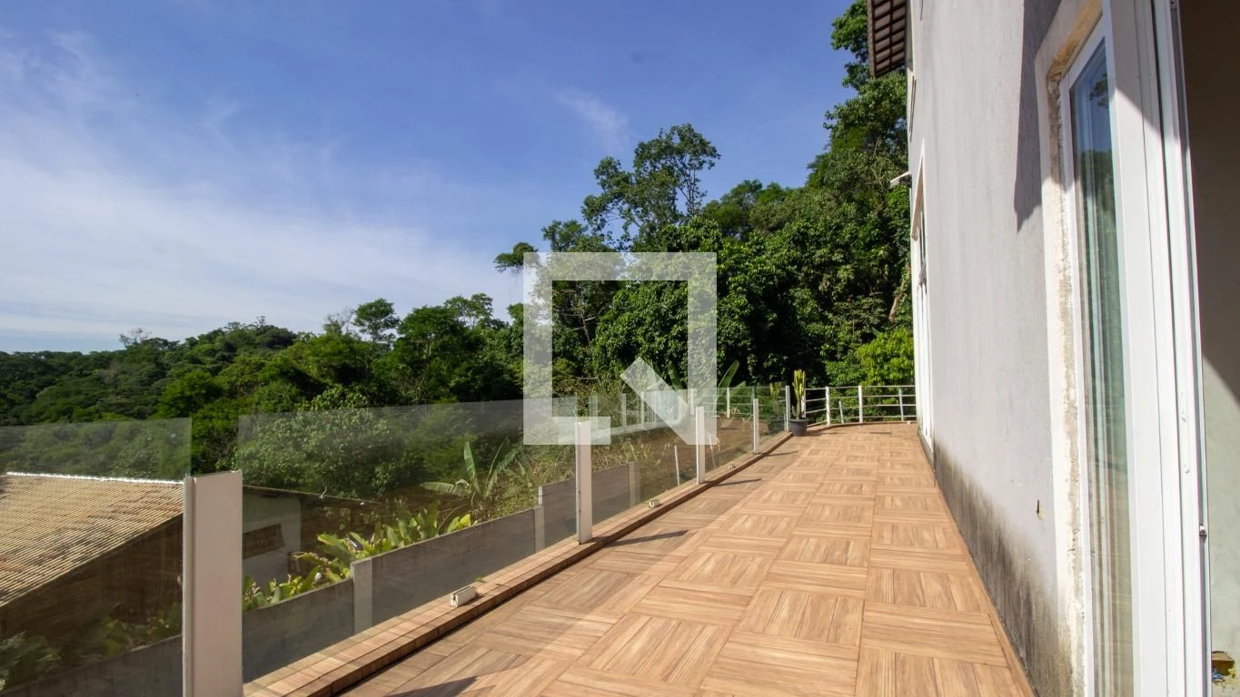 Furnished house with 5 bedrooms and 6 parking spaces — photo 3