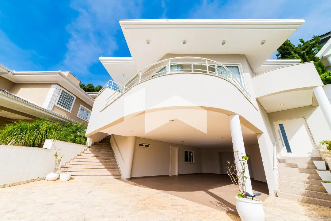 431 m² house with 4 en-suite bedrooms and 6 parking — photo 8