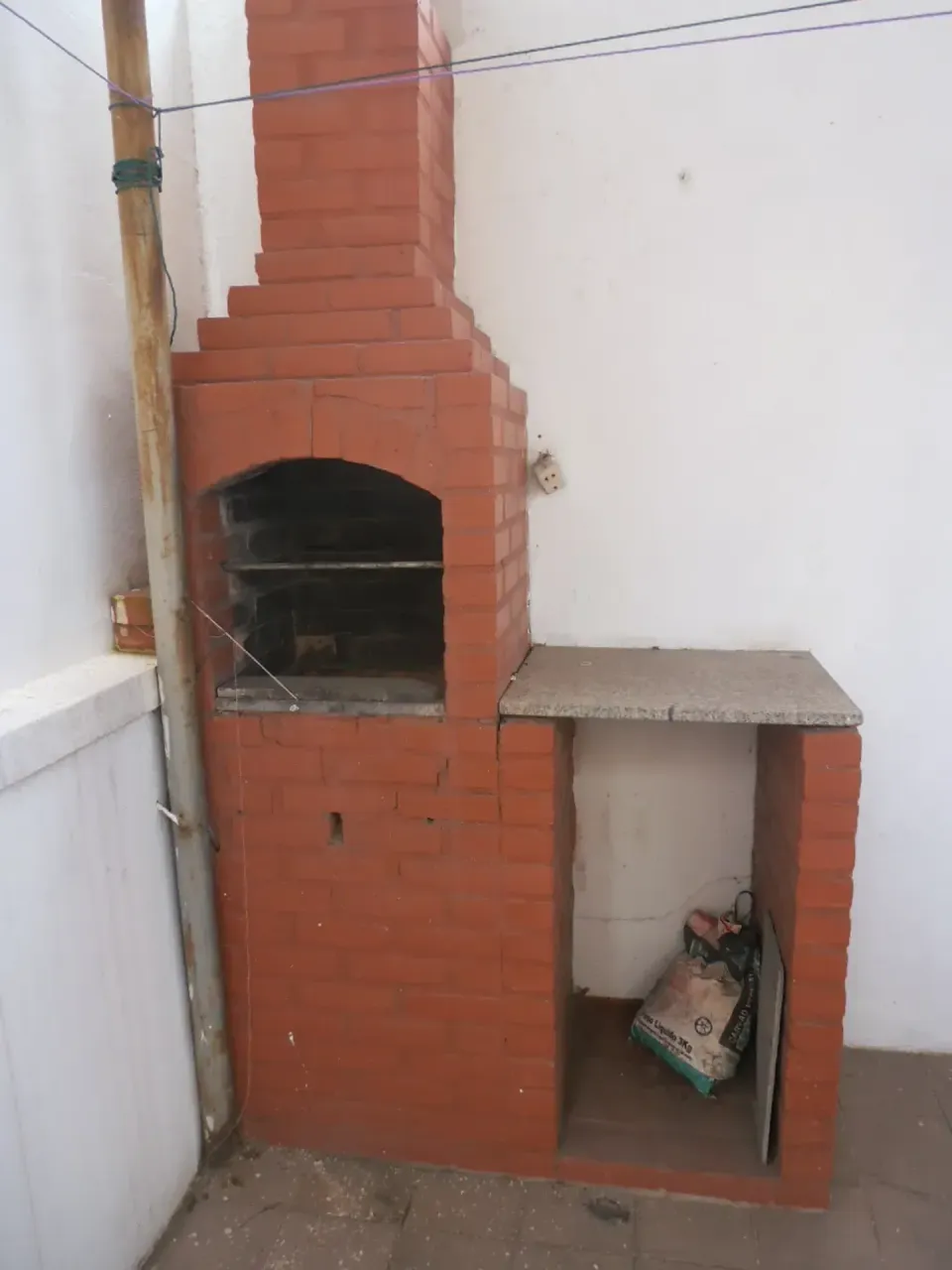 Unfurnished 2-bedroom apartment with balcony — photo 14