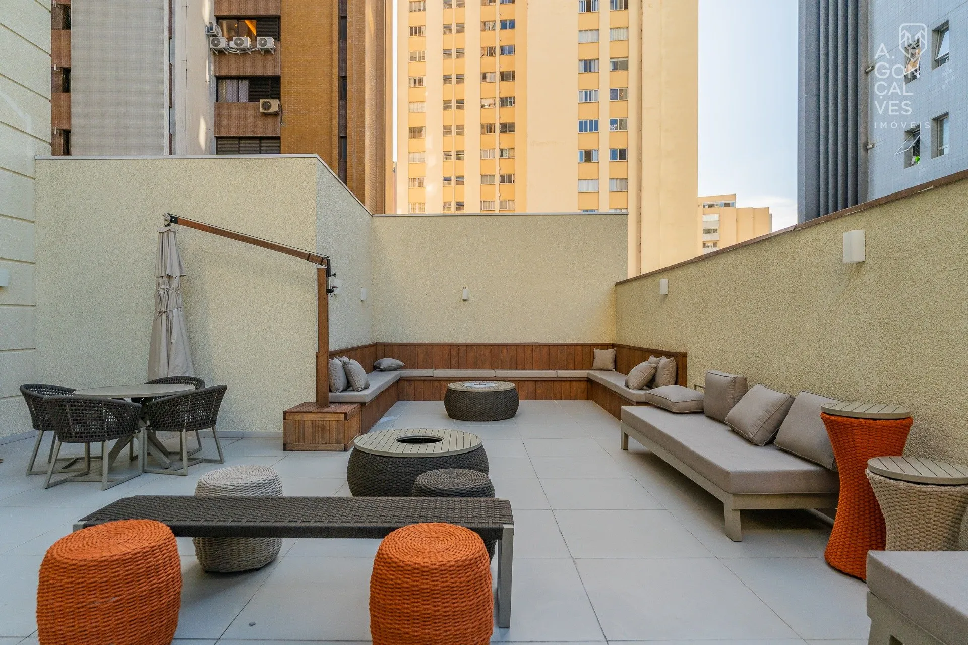 4-bedroom apartment with balcony and 3 parking spaces — photo 39