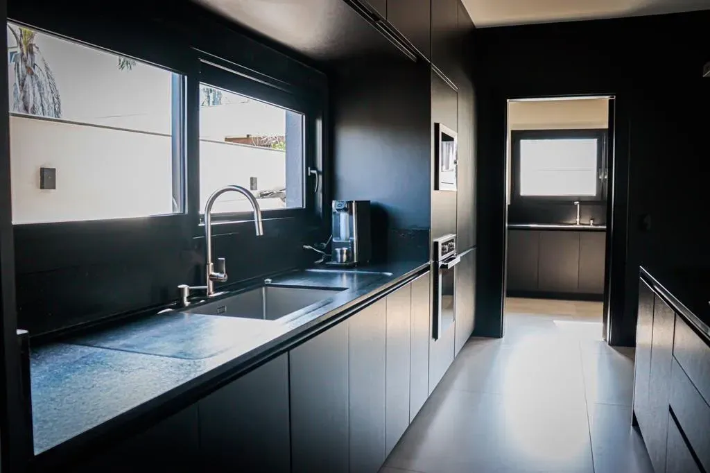 Casa amueblada con 5 suites y cocina compacta — photo 39