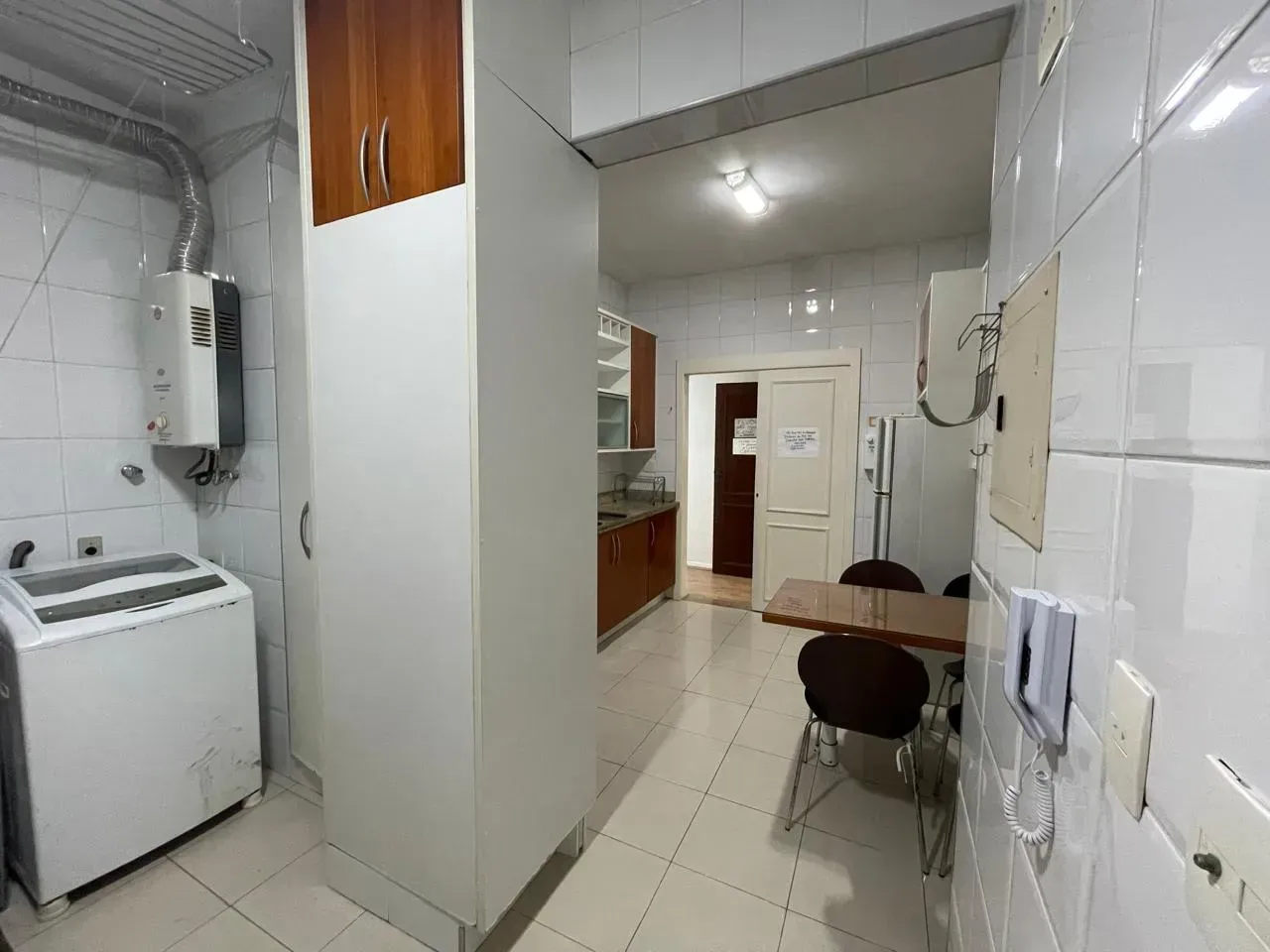 Furnished 3-bedroom apartment with a parking space — photo 8