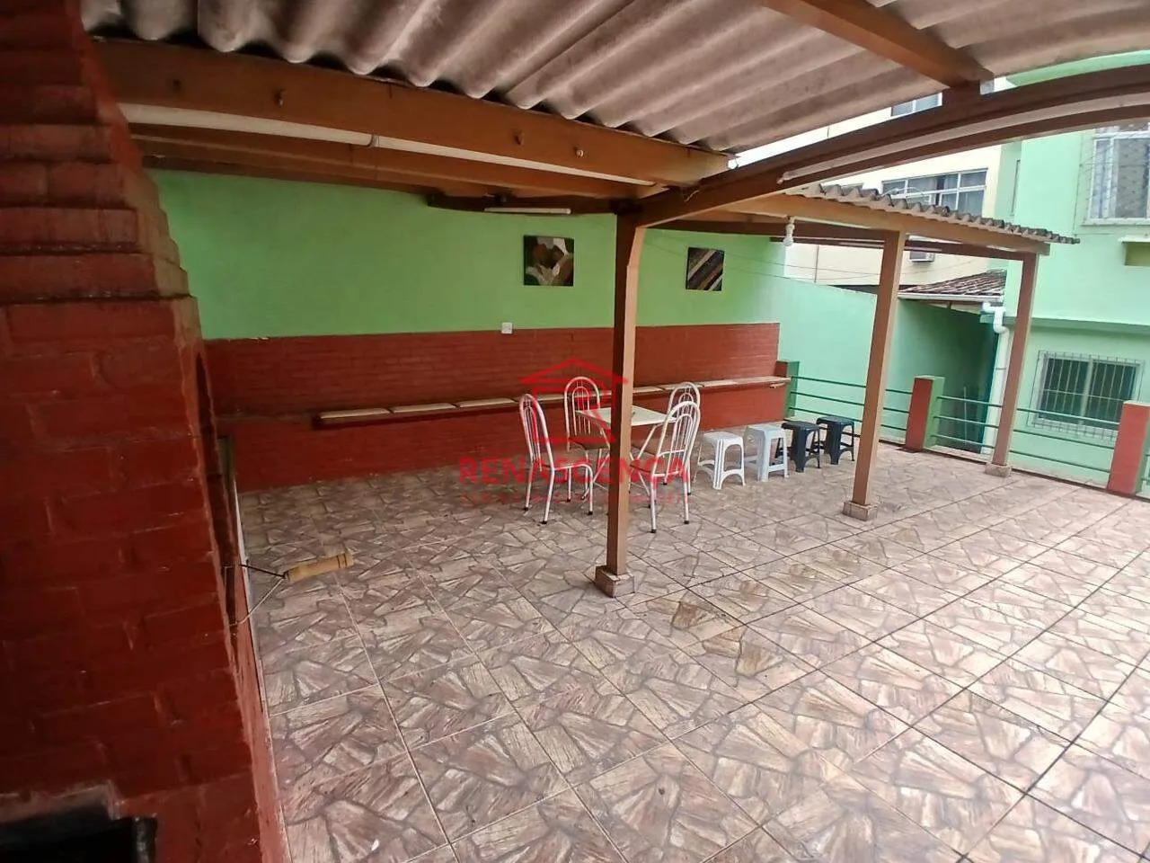 Casa de 209 m² com banheira e jardim — photo 27