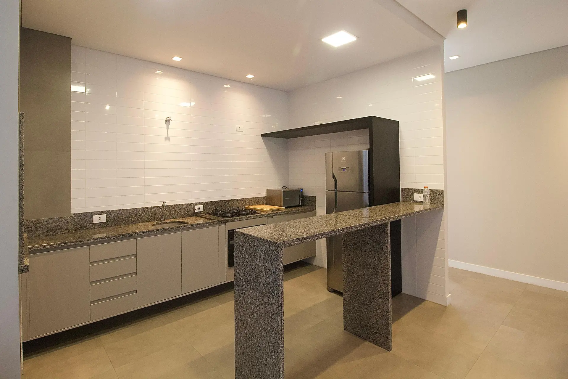 Квартира 80 м² з панорамними вікнами та заскленим балконом — photo 29
