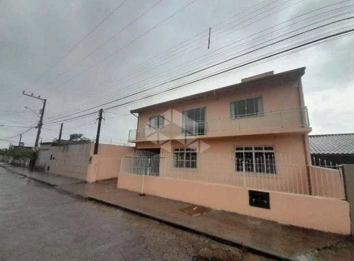 5-bedroom house with 3 parking spots and 360 m² — photo 8
