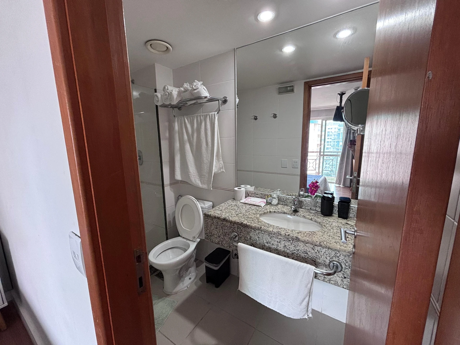 Kitnet com varanda, 1 quarto e 1 banheiro, sem vaga — photo 2