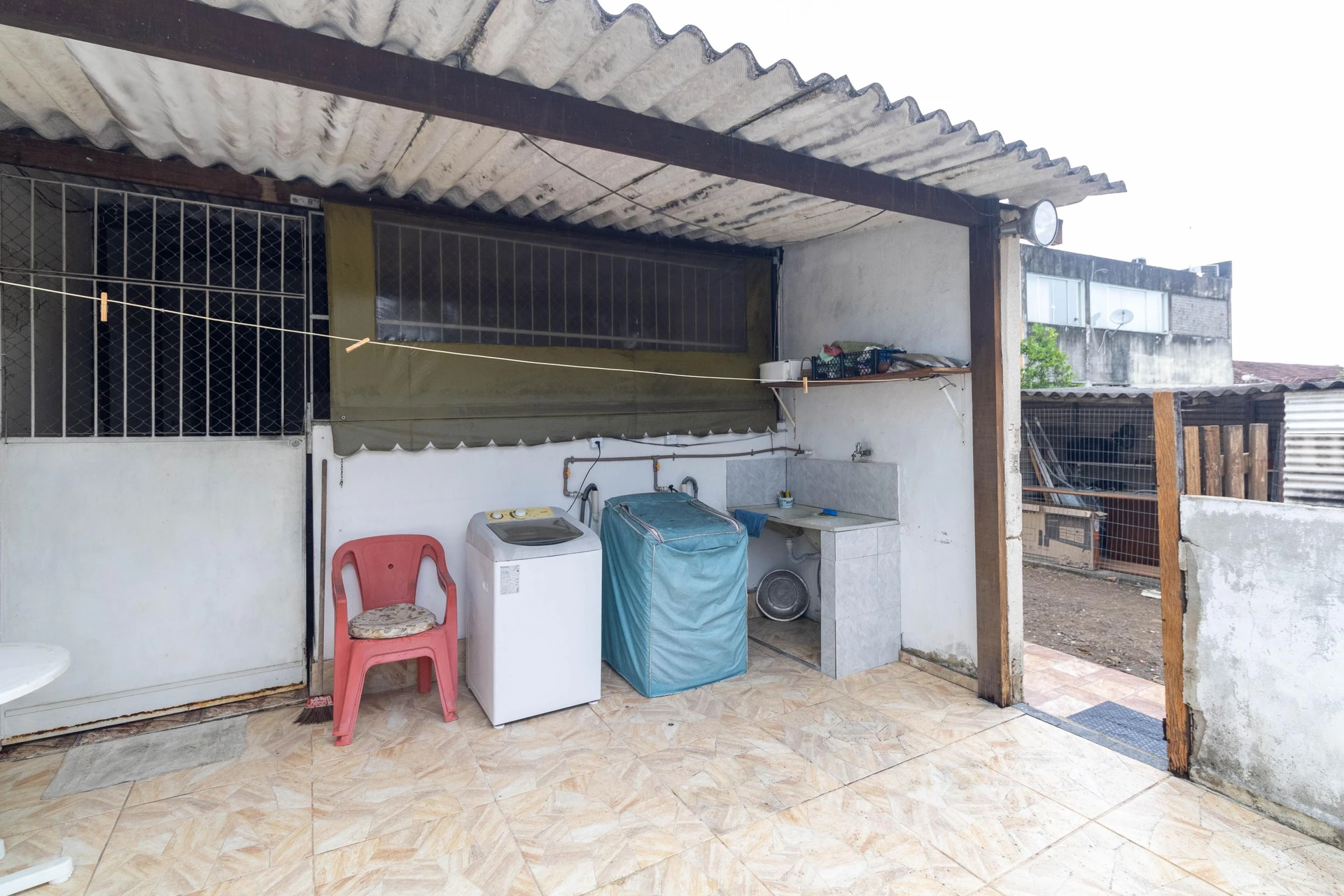 Casa amueblada con 6 dormitorios, 3 baños y jardín propio — photo 73