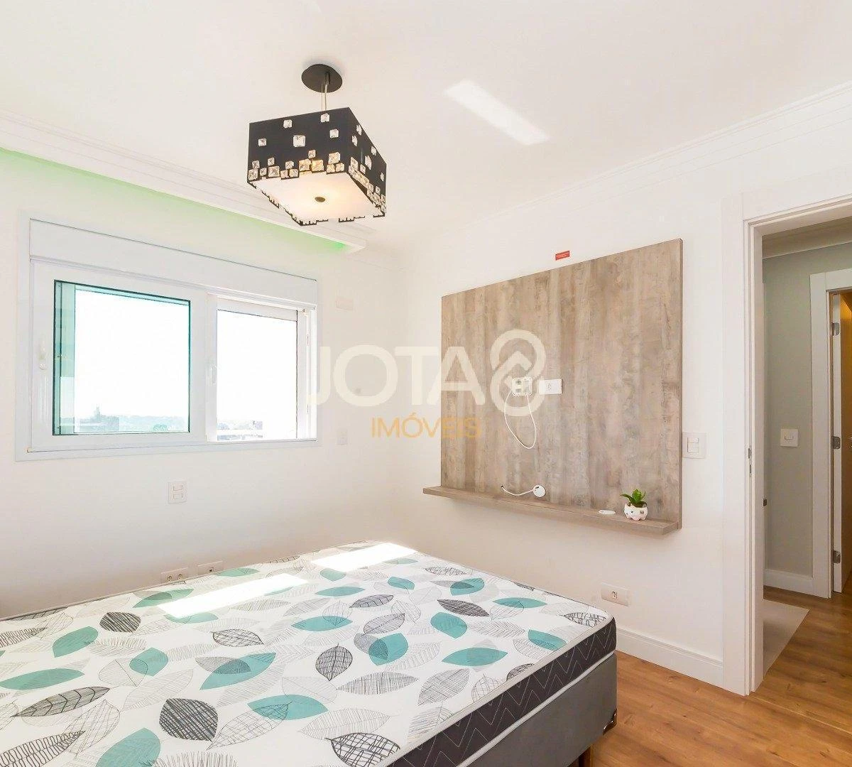 Furnished 155 m² apartment with 3 bedrooms and 1 en-suite — photo 11