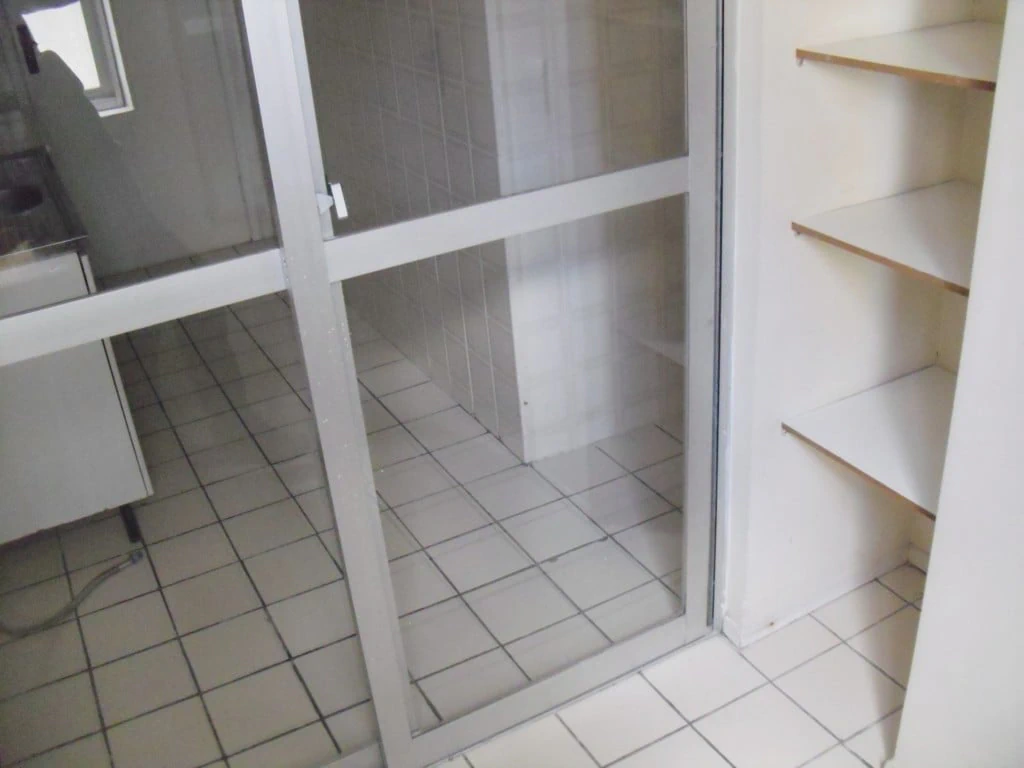 Wood or laminate floors in a 2-bedroom apartment, 122 m² — photo 21