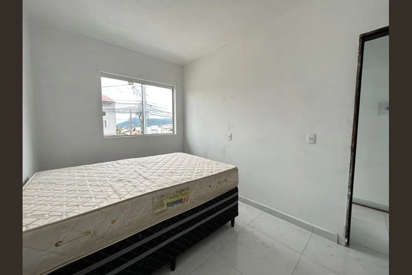 Apartamento de 1 quarto com varanda e 1 banheiro — photo 8