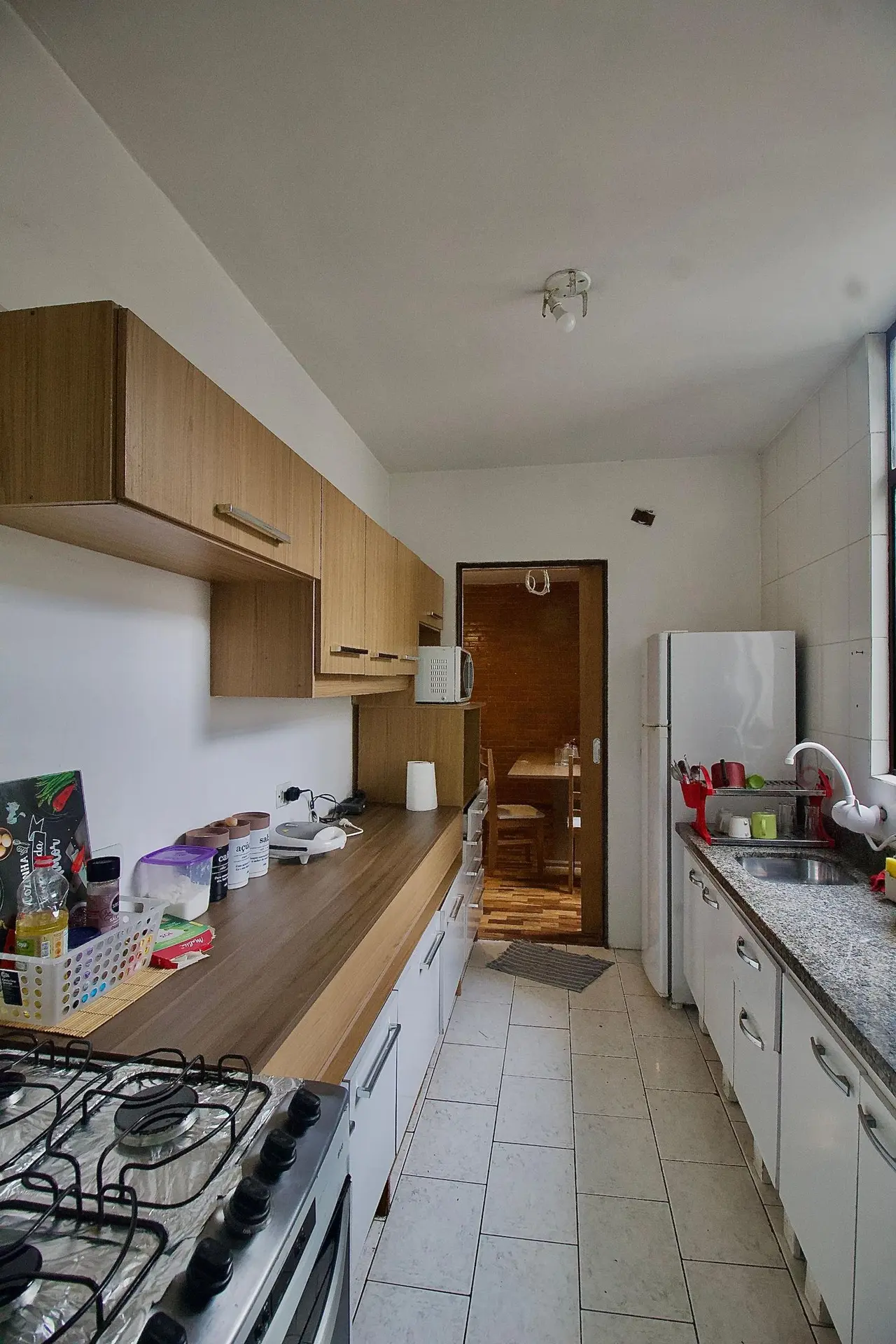 84 m² apartment with a home office and a bathtub — photo 31