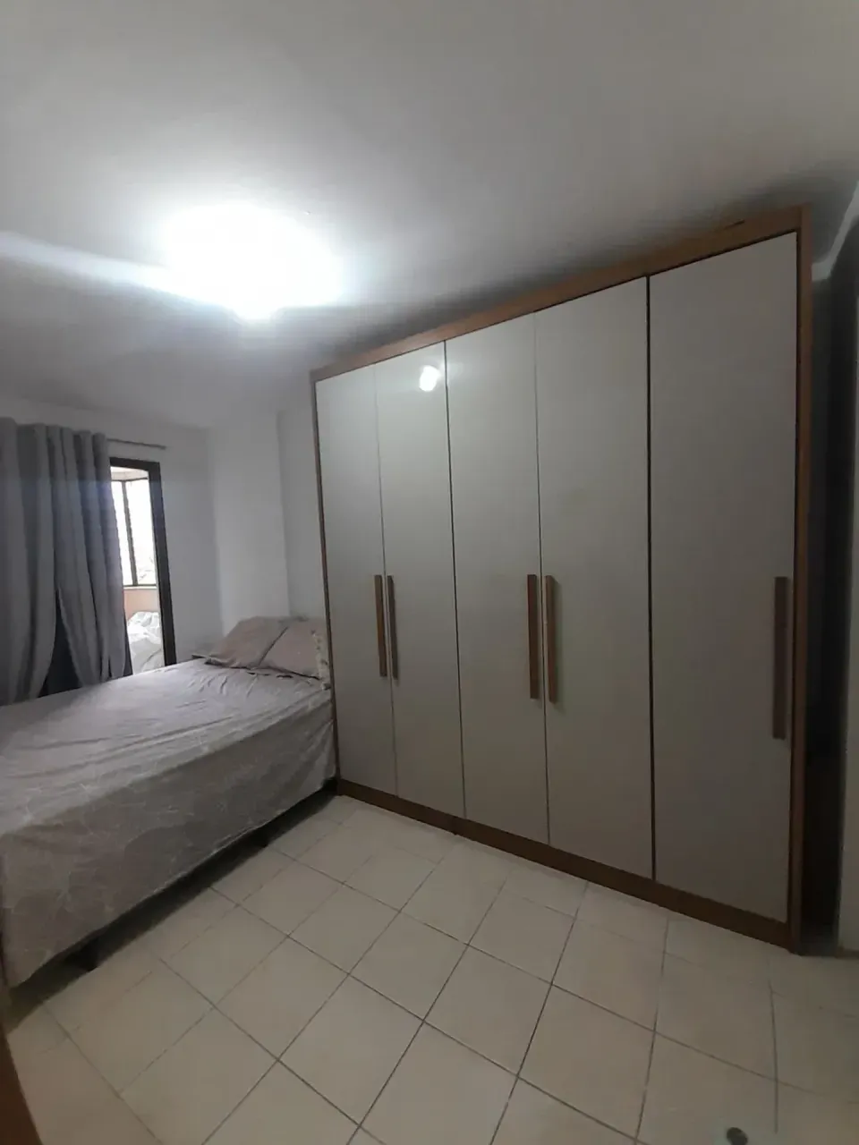 Apartamento com 2 quartos, 2 banheiros e varanda com vidro — photo 5