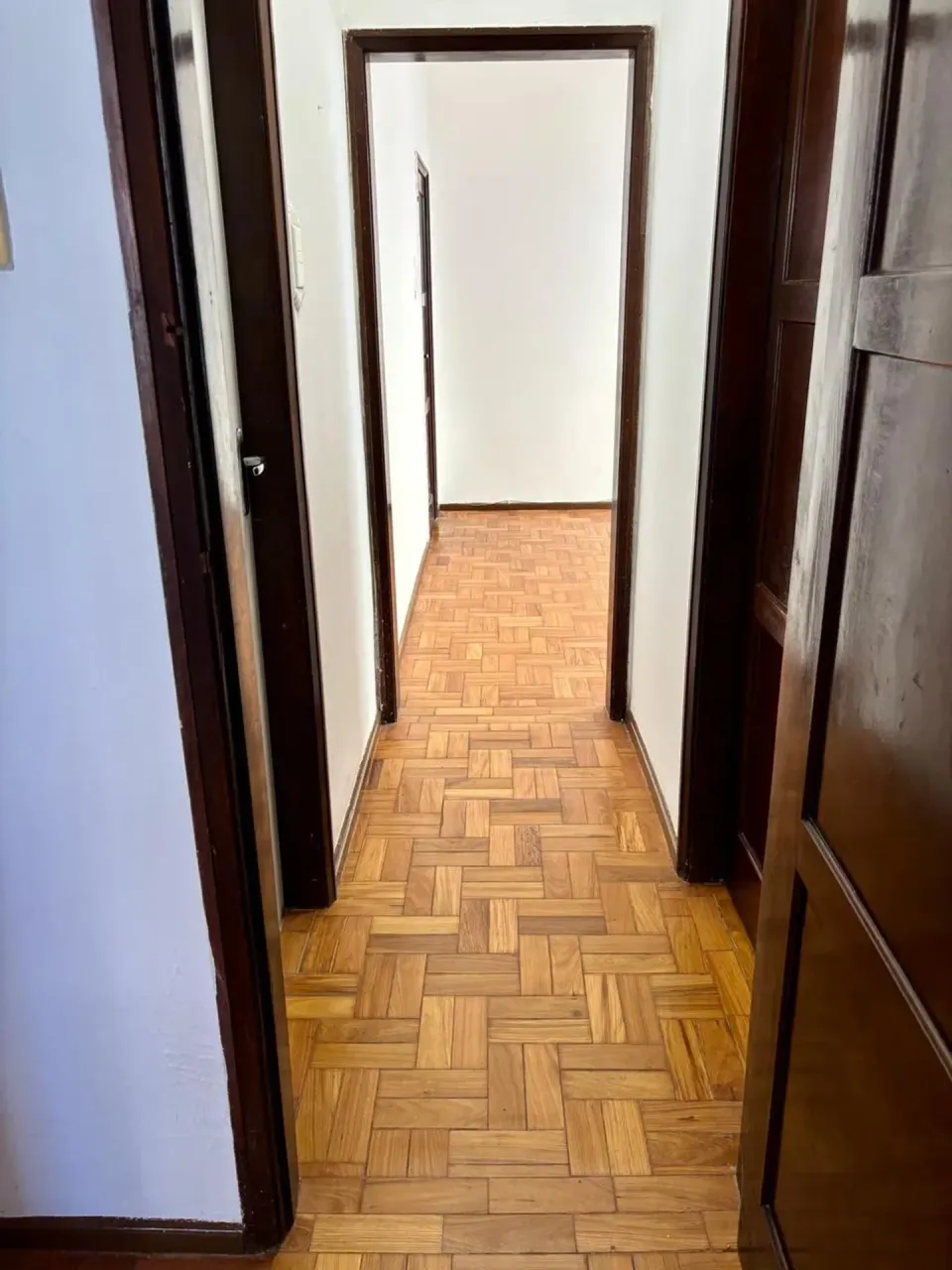 Unfurnished apartment with 3 bedrooms and closed kitchen — photo 11