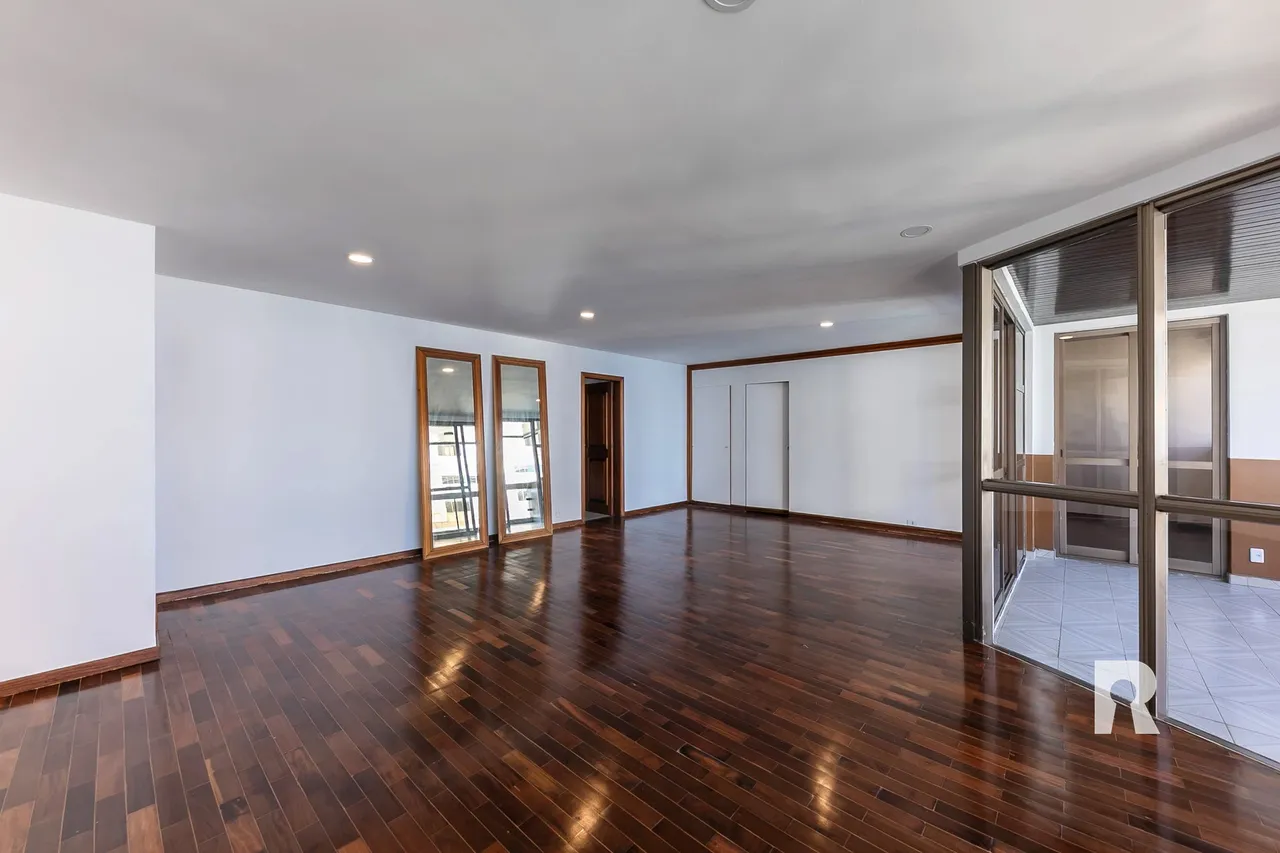 Unfurnished apartment with 4 bedrooms and 4 bathrooms — photo 10
