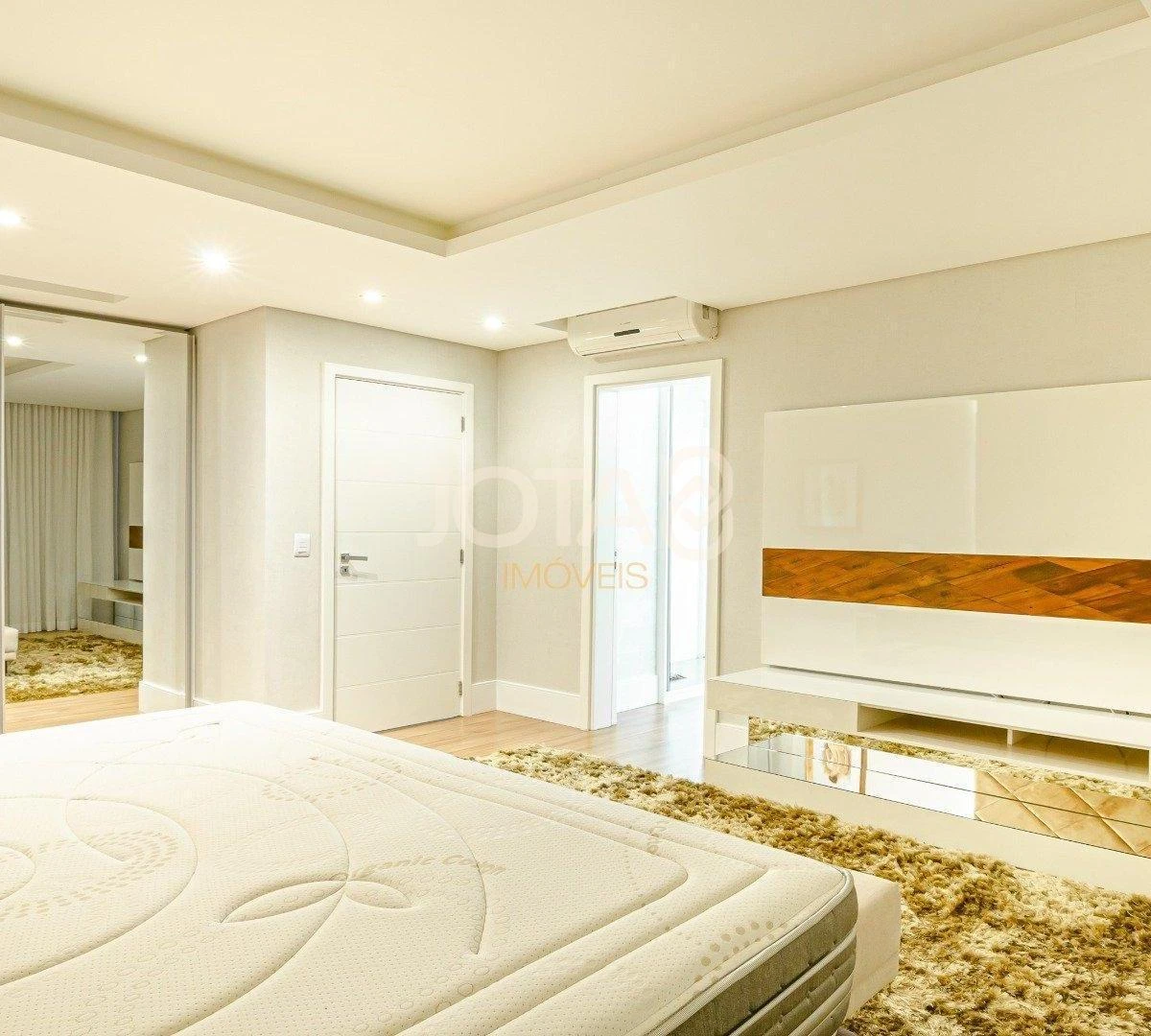 4-bedroom house with a washing machine — photo 24